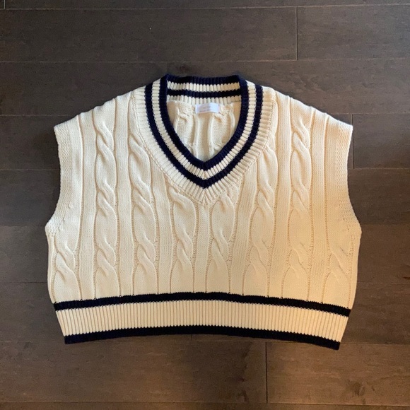 OAK + FORT Sweaters - Oak & Fort Cropped Vest